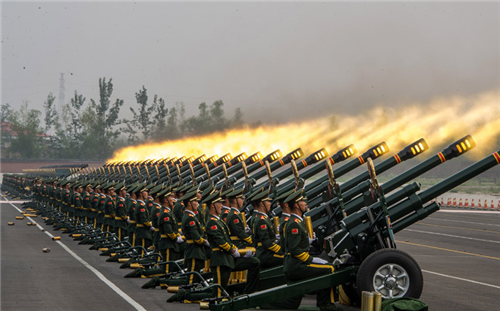 2015大阅兵专用礼炮演习曝光阅兵礼炮演习现藏照片