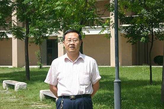 西北大学经济管理学院任保平院长 记者 张潇 实习生 白丽亚 袁天河